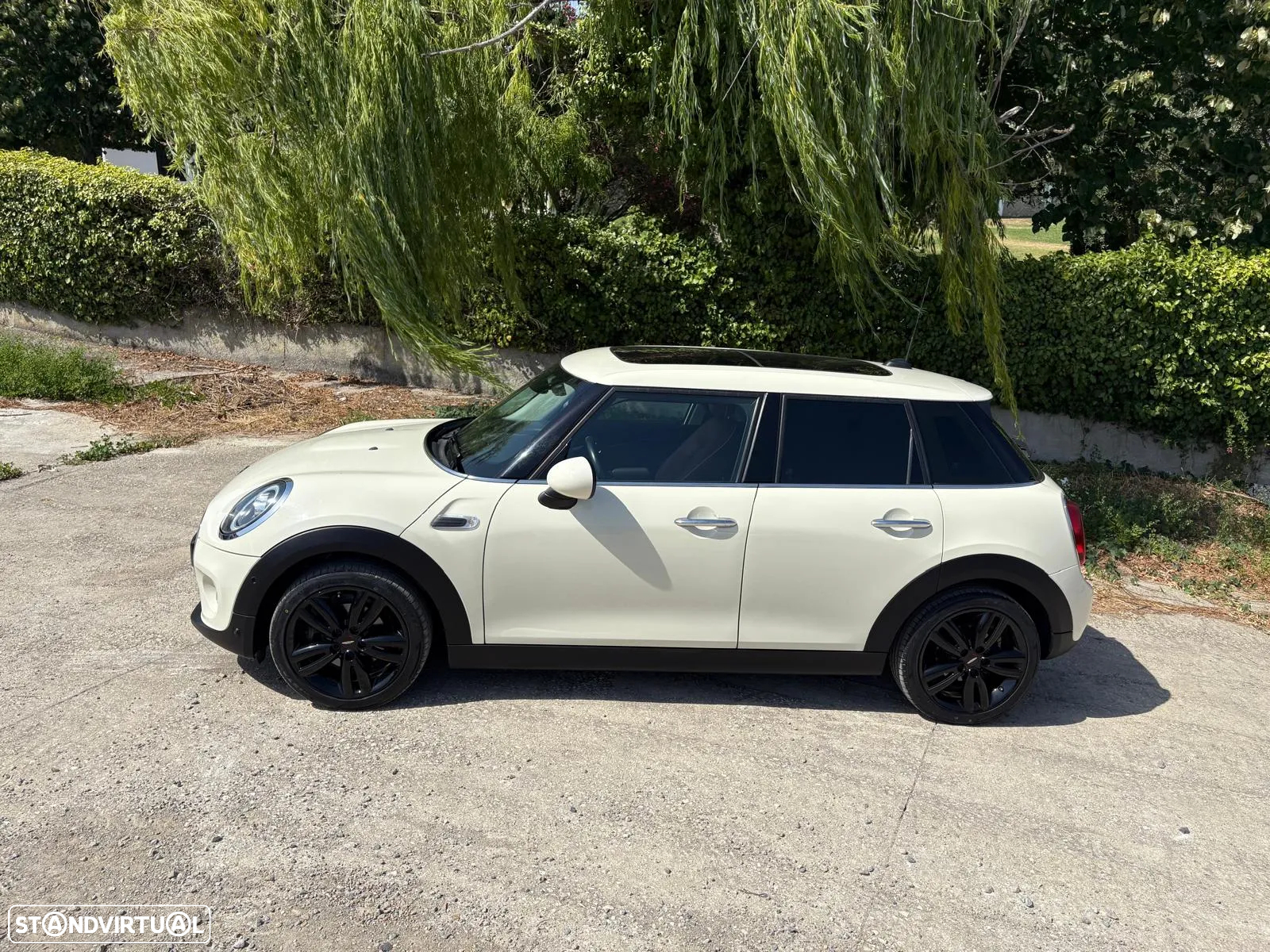 MINI 5 Portas Cooper D Aut. - 12