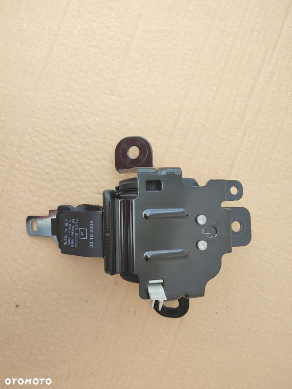 Pas bezpieczeństwa tył środkowy NISSAN QASHQAI I J10 88854JD000 - 1