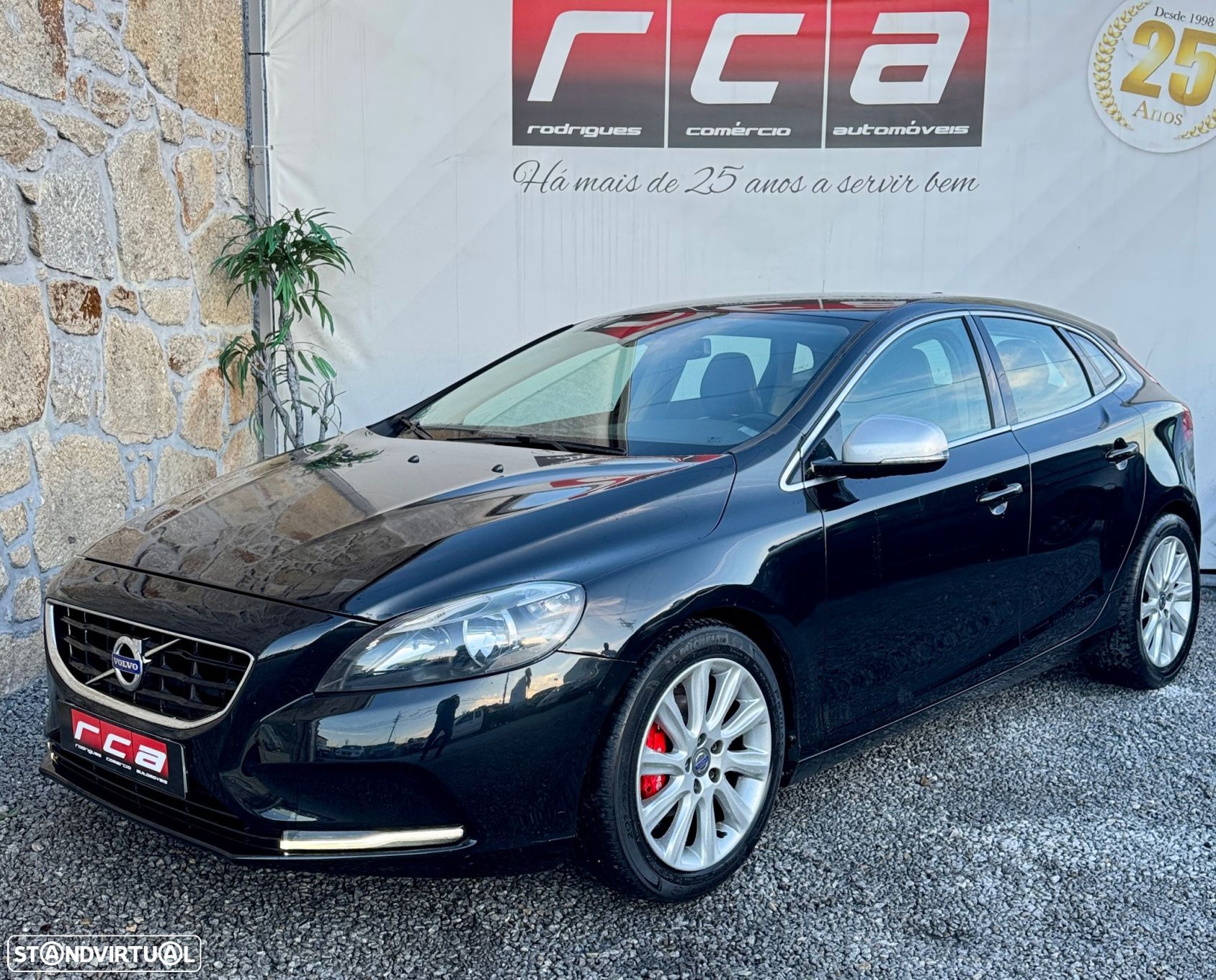 Volvo V40 1.6 D2 R-Design Momentum - 1