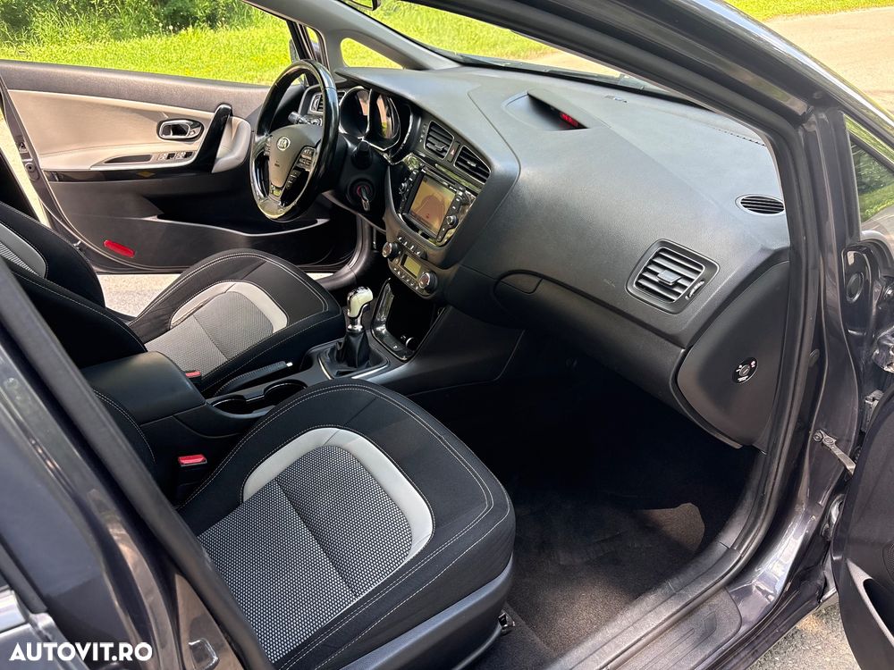 Kia Ceed - 11