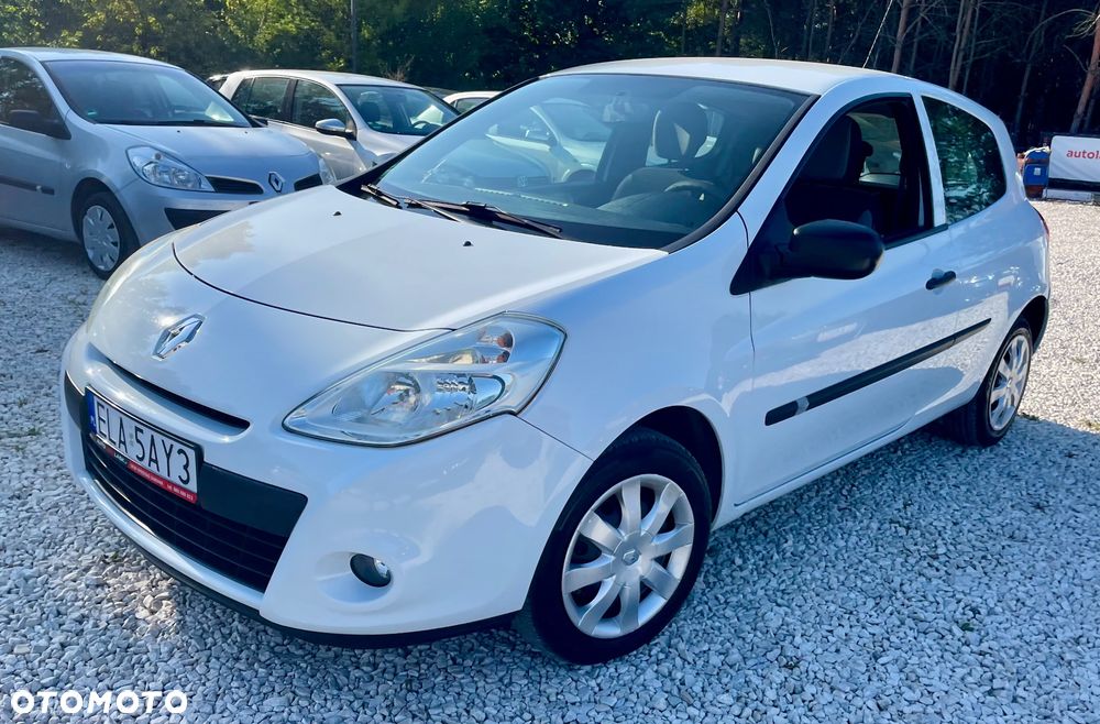 Renault Clio 1.2 16V Authentique - 11