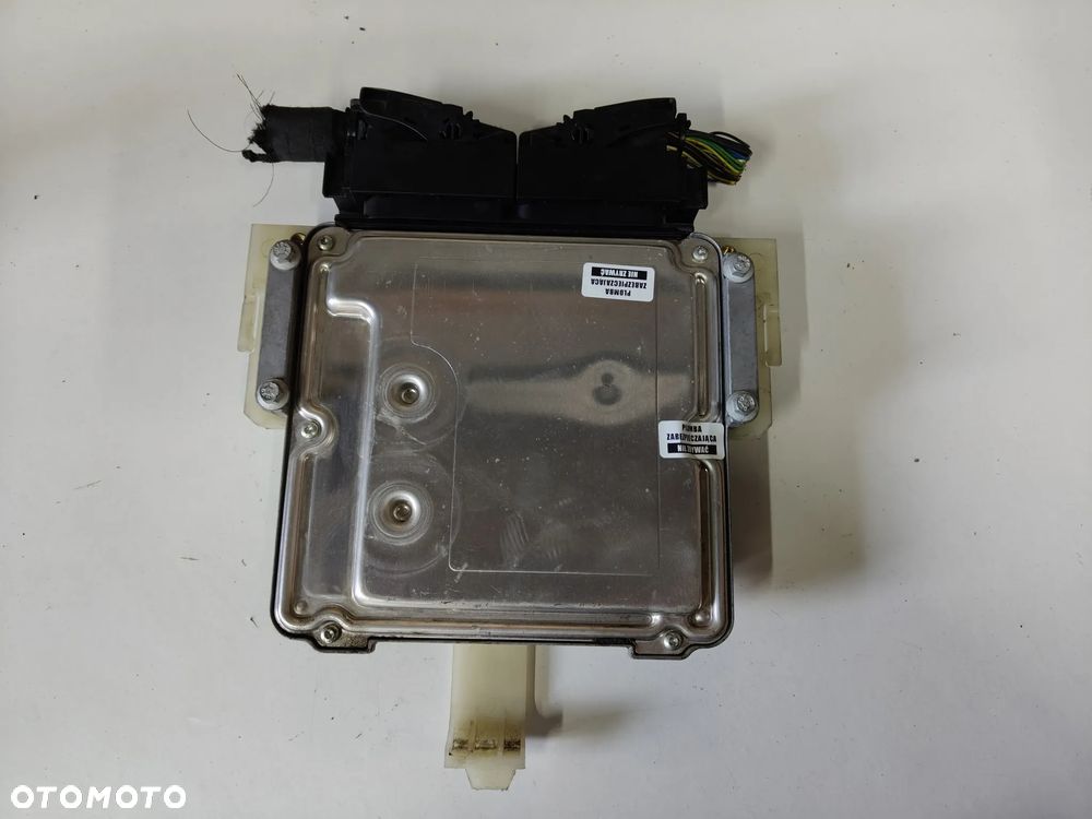 KOMPUTER STEROWNIK SILNIKA JAGUAR E-PACE 2.0D KK72-12C520-FBB 0281035558 - 2