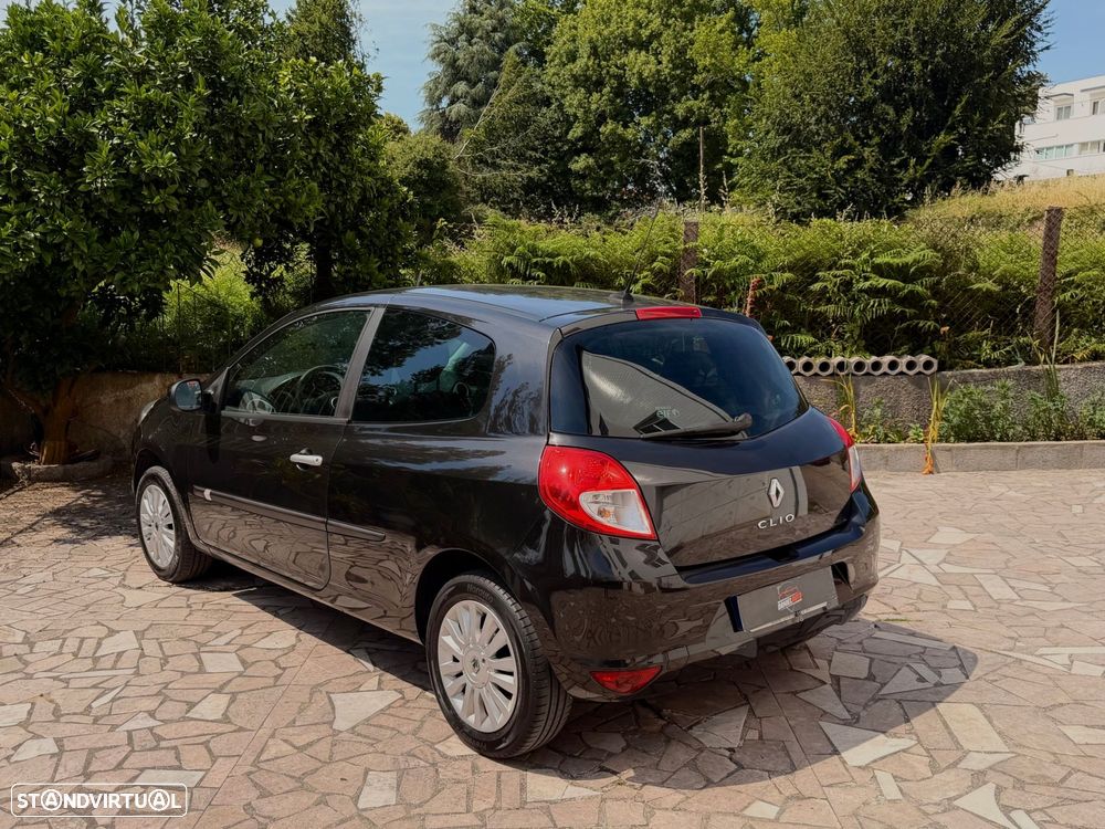 Renault Clio - 14