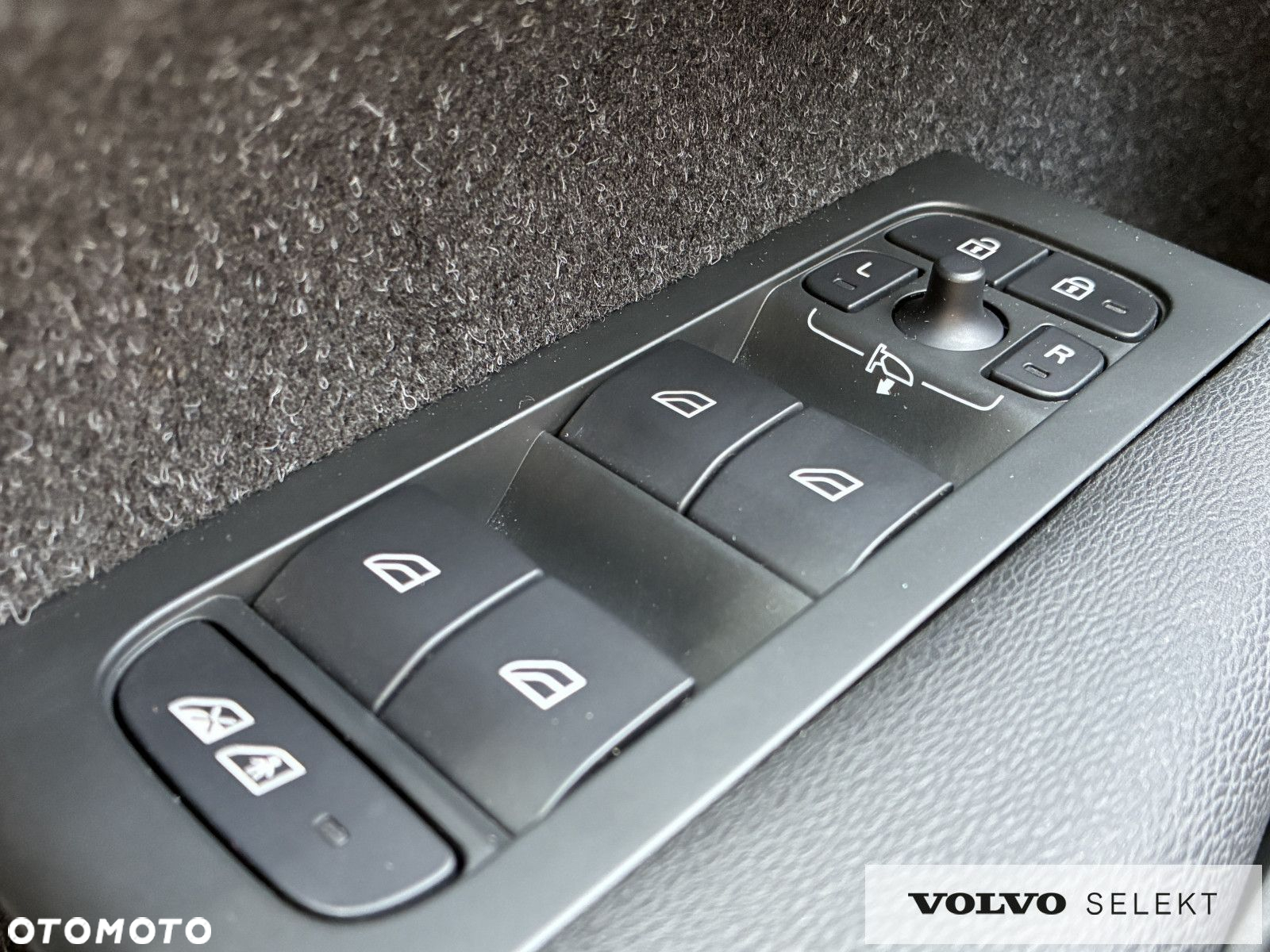 Volvo XC 40 - 25