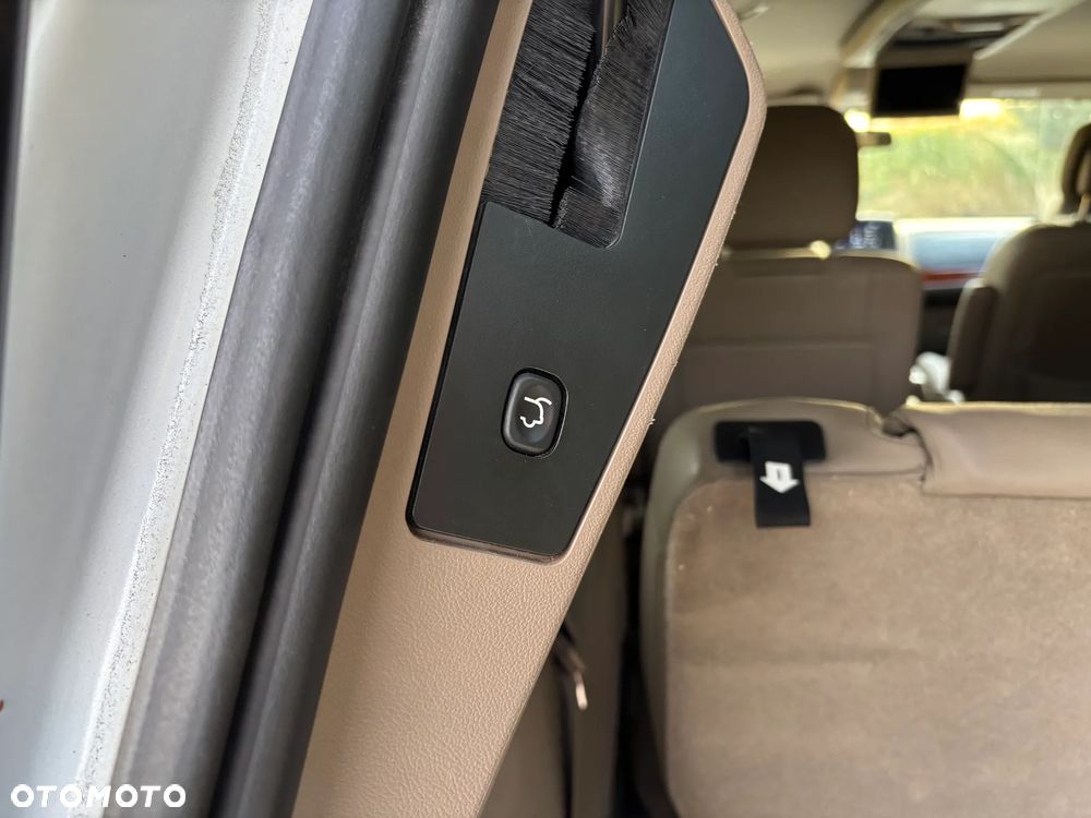 Chrysler Town & Country 3.6 Limited - 30