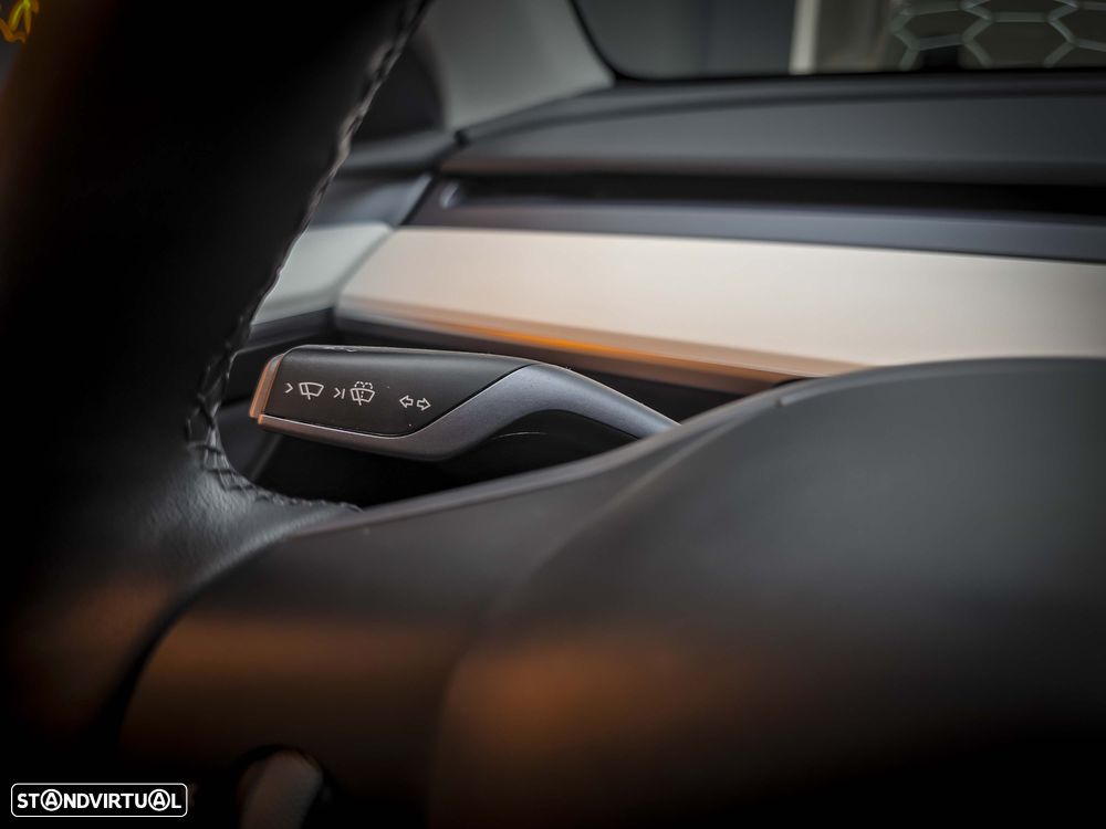 Tesla Model Y Long Range Dual Motor AWD - 22