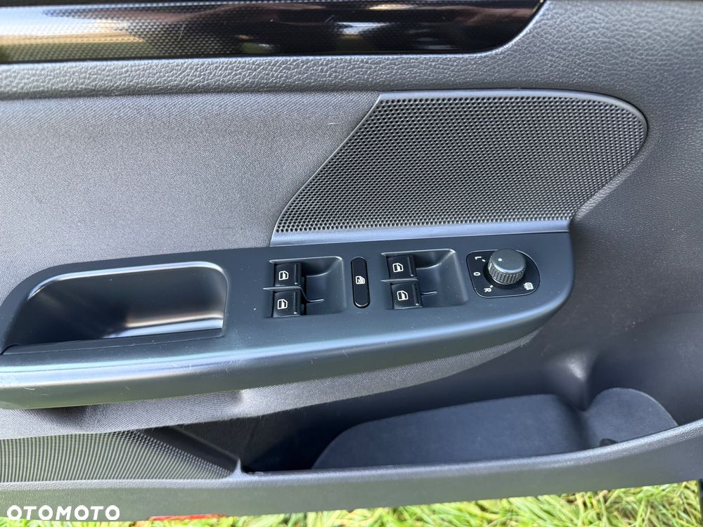 Volkswagen Golf - 16