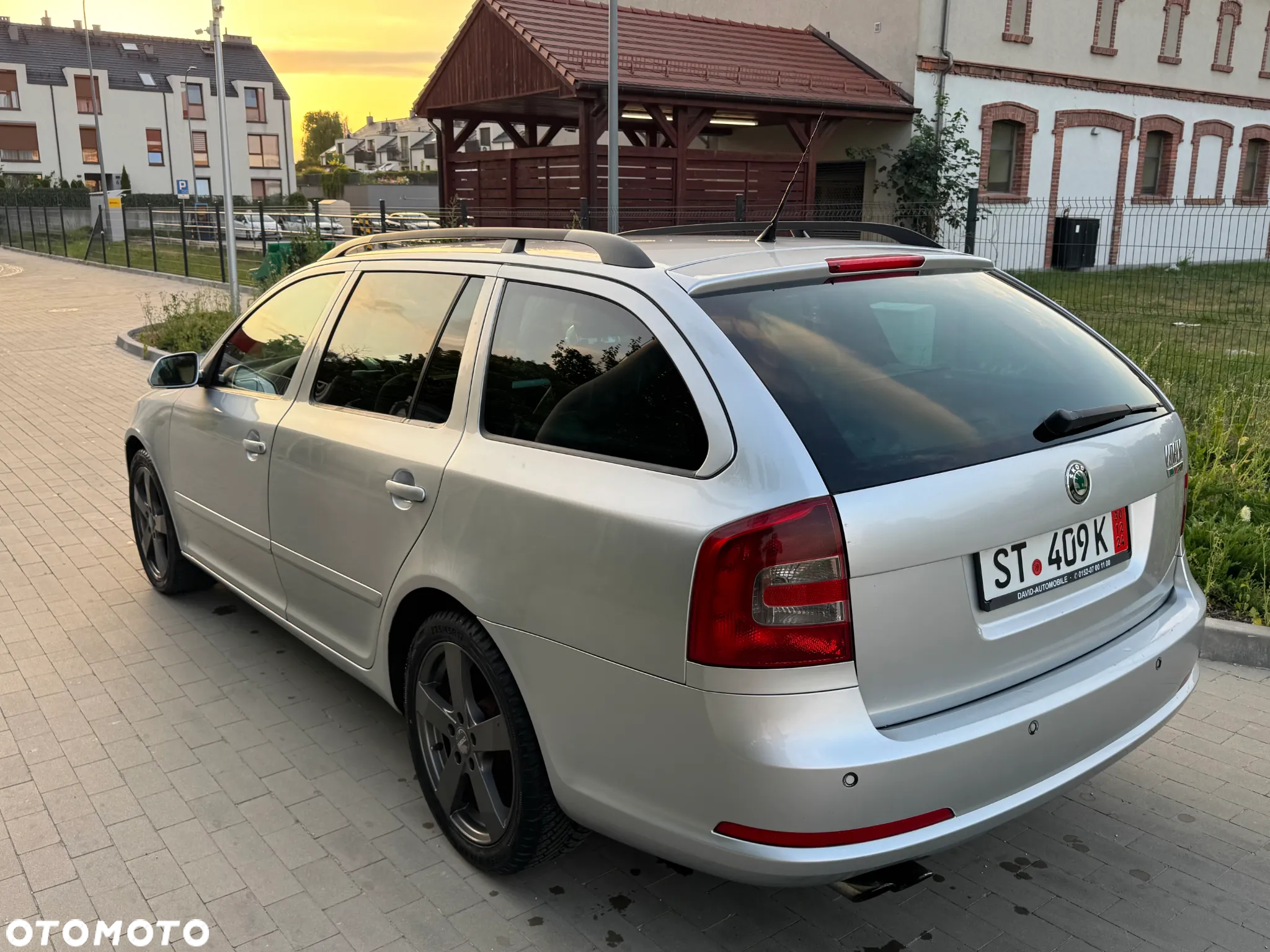 Skoda Octavia Combi 2.0 TDI DPF RS - 18