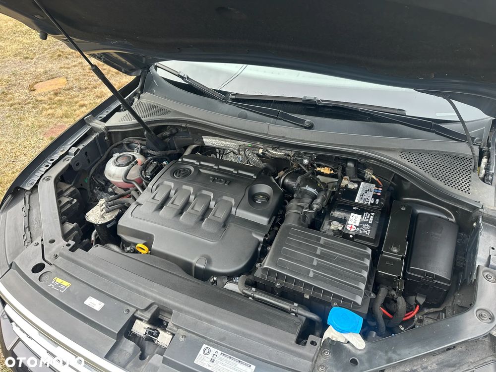 Volkswagen Tiguan 2.0 TDI SCR R-Line - 12