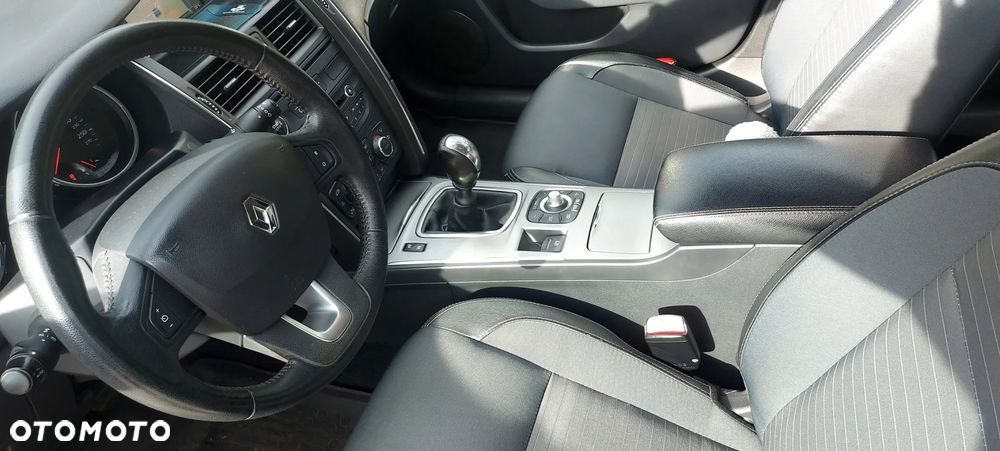 Renault Latitude 2.0 dCi Privilege - 11