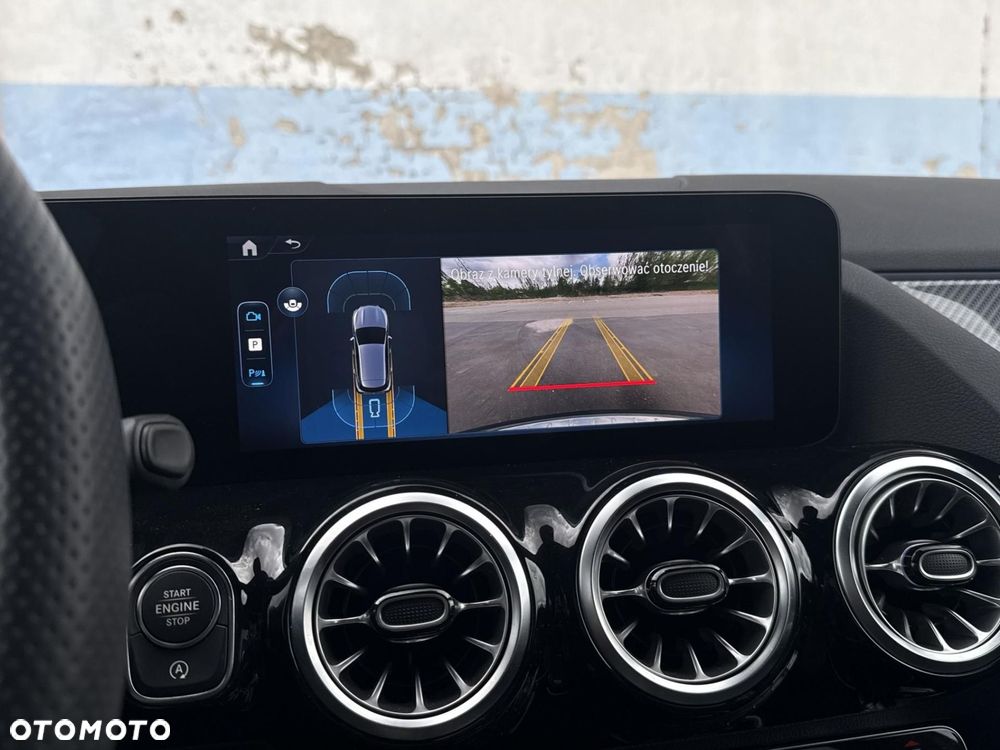 Mercedes-Benz GLA - 24