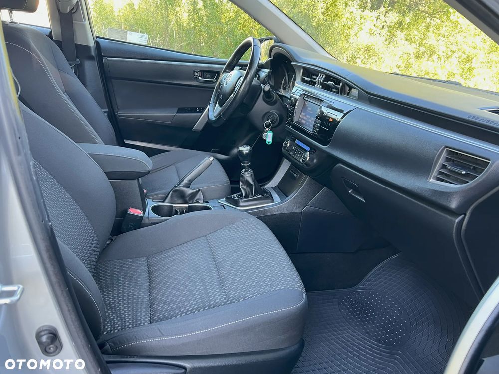 Toyota Corolla 1.6 Premium EU6 - 18