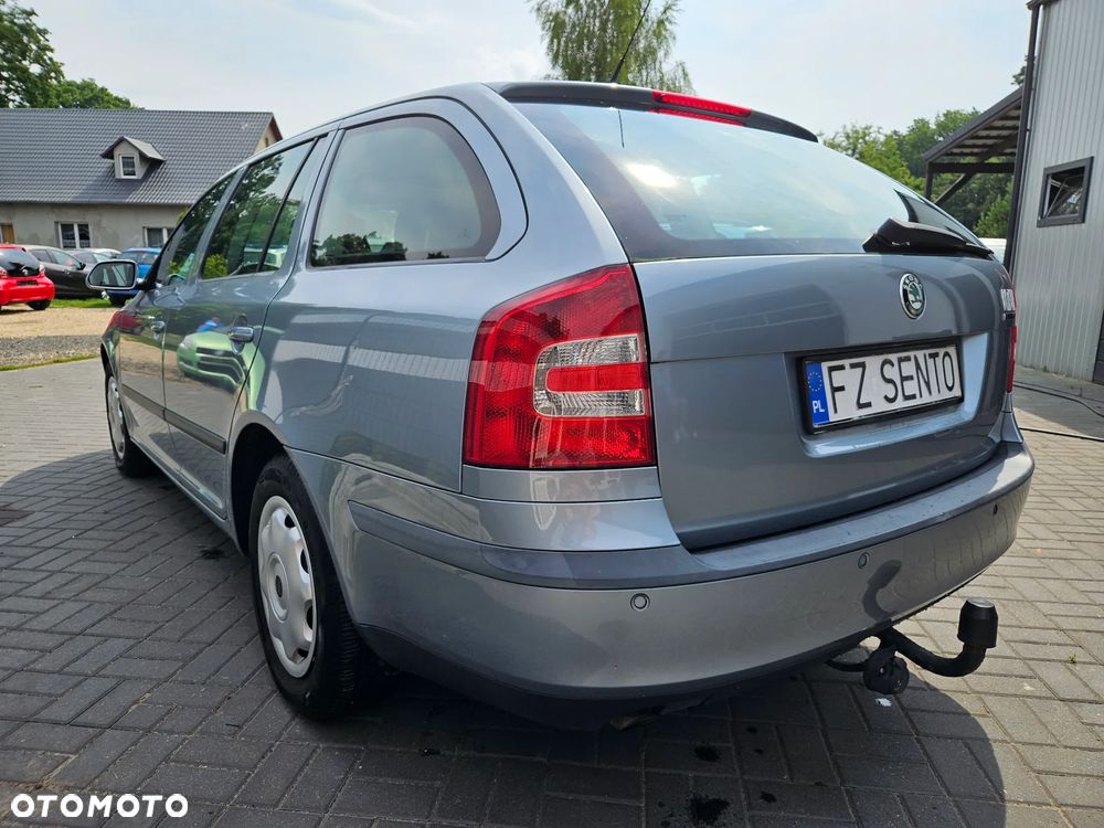 Skoda Octavia Combi 1.6 FSI Ambiente - 6