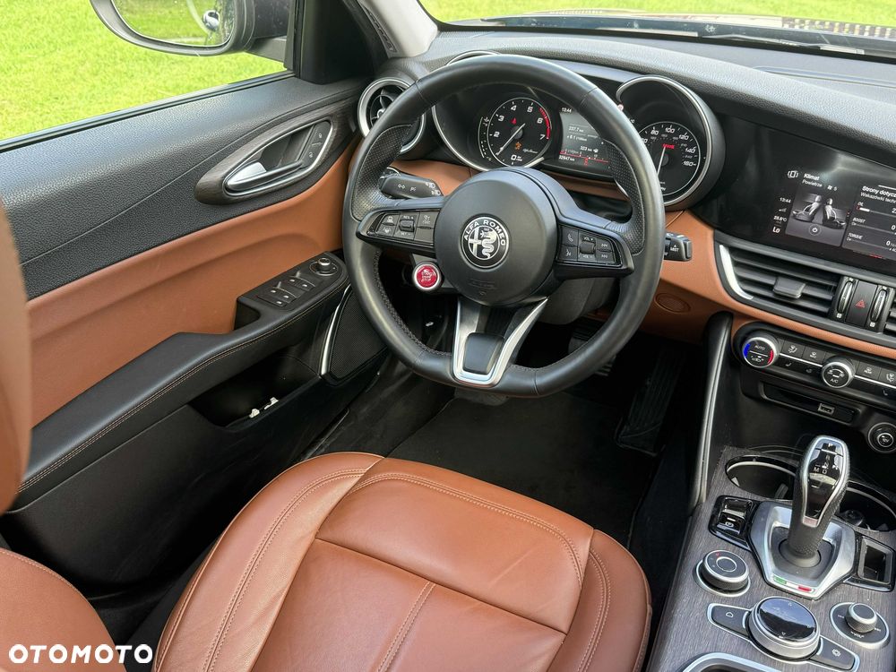 Alfa Romeo Giulia - 4