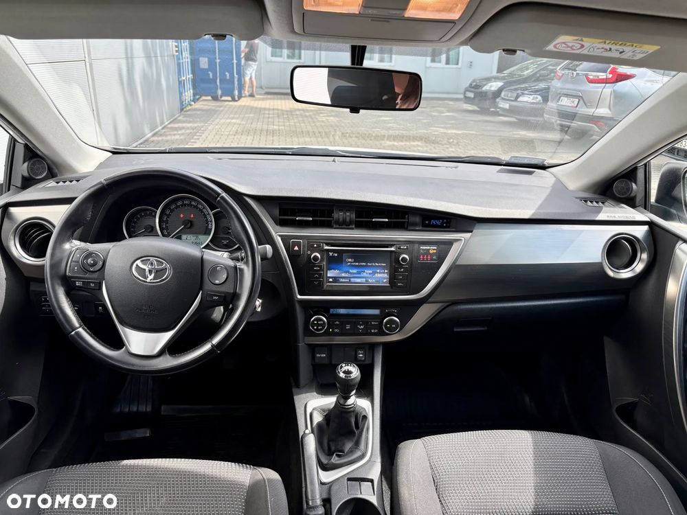 Toyota Auris 1.6 Premium Comfort - 5