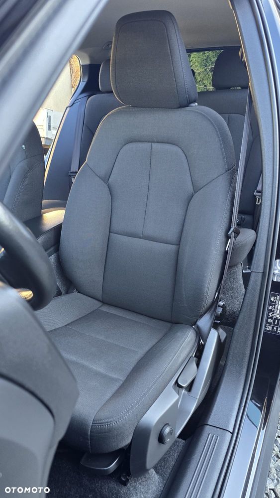 Volvo XC 40 D3 SCR Momentum Core - 23