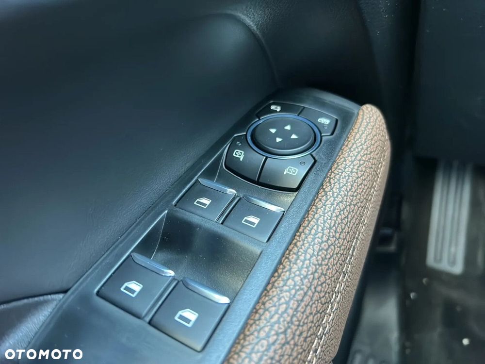 Volkswagen Amarok - 25
