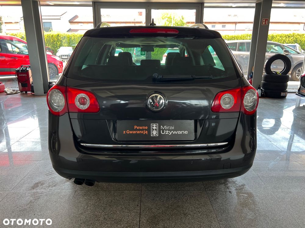 Volkswagen Passat 2.0 TDI Comfortline - 12