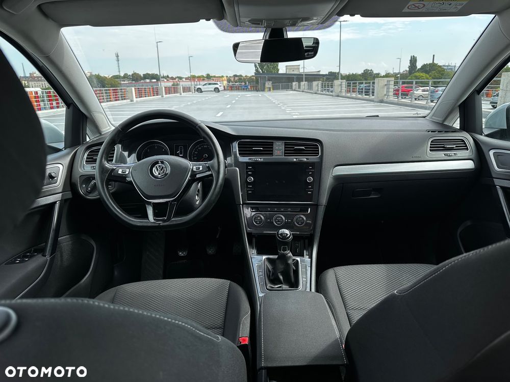 Volkswagen Golf - 12