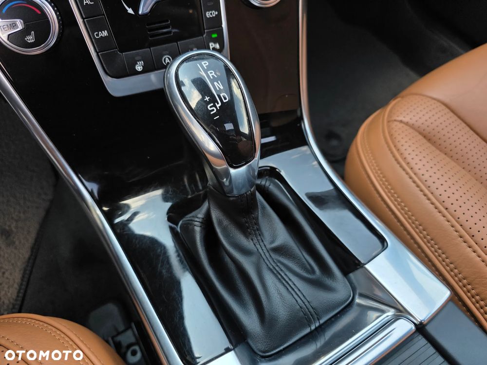 Volvo XC 60 D4 Geartronic Summum - 26