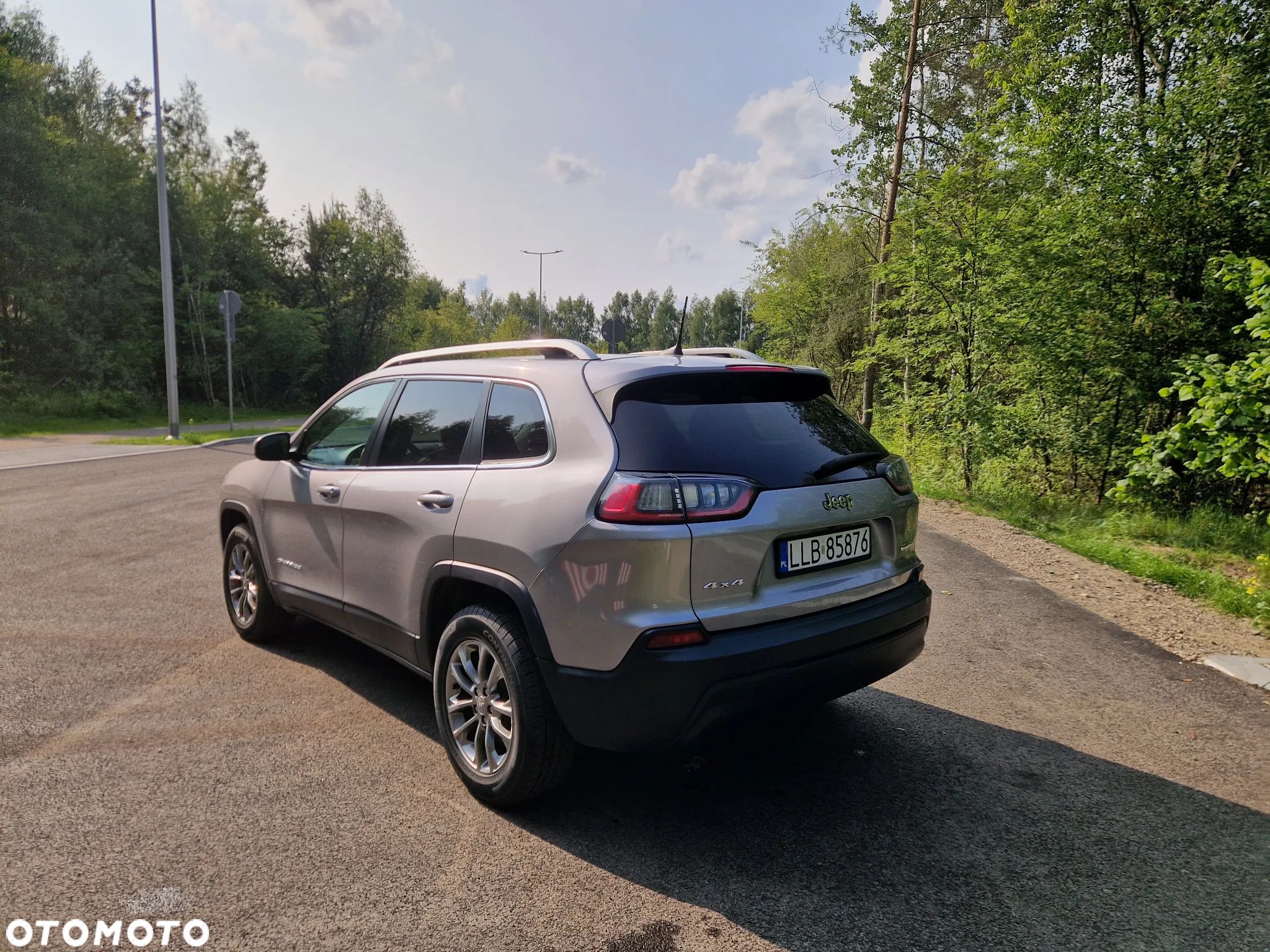 Jeep Cherokee - 1