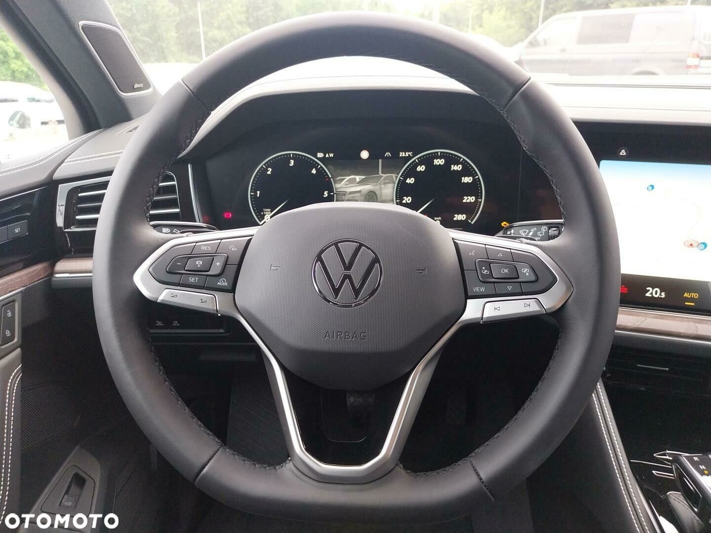 Volkswagen Touareg - 14