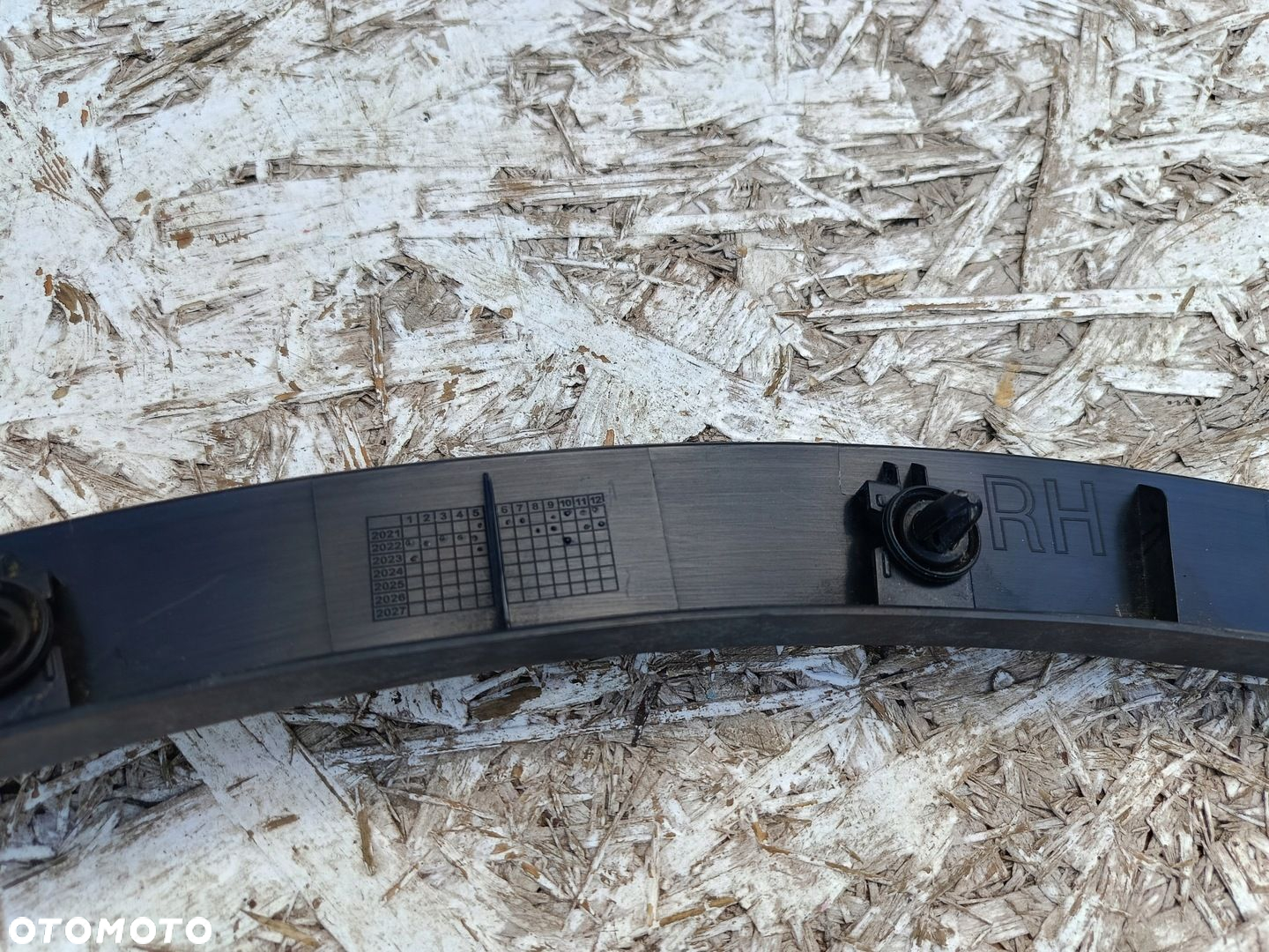 TESLA MODEL Y 22- LISTWA BŁOTNIKA PRAWY TYŁ PRAWA TYLNA 1658698-00-A - 12