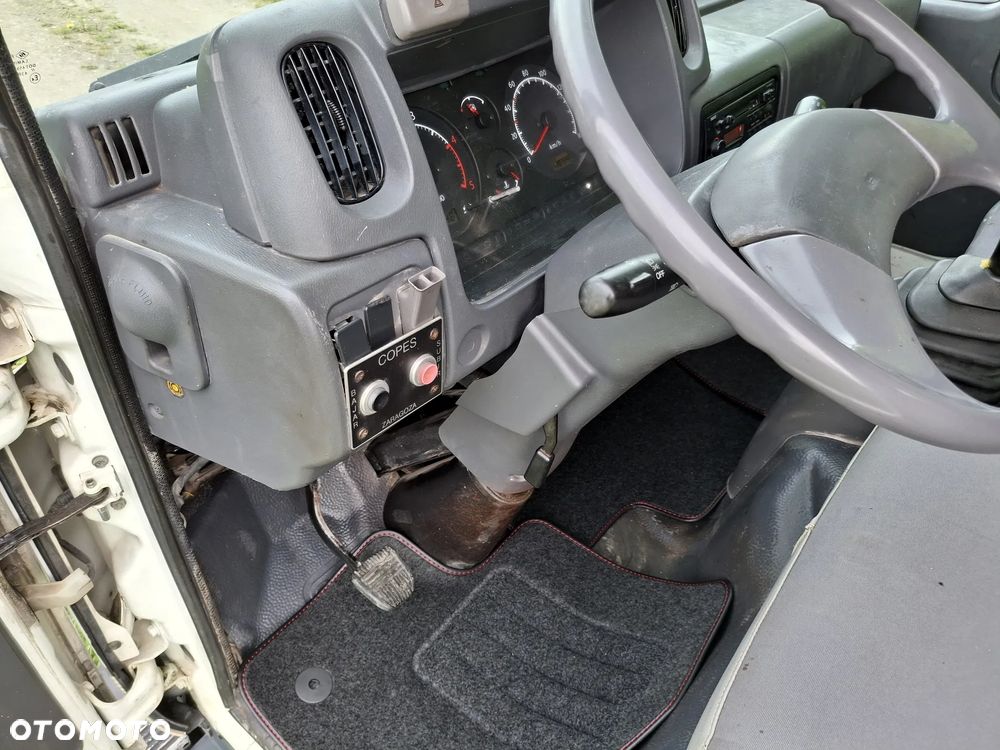 Nissan Cabstar - 31