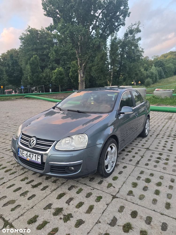 Volkswagen Jetta 2.0 TDI Comfortline - 2