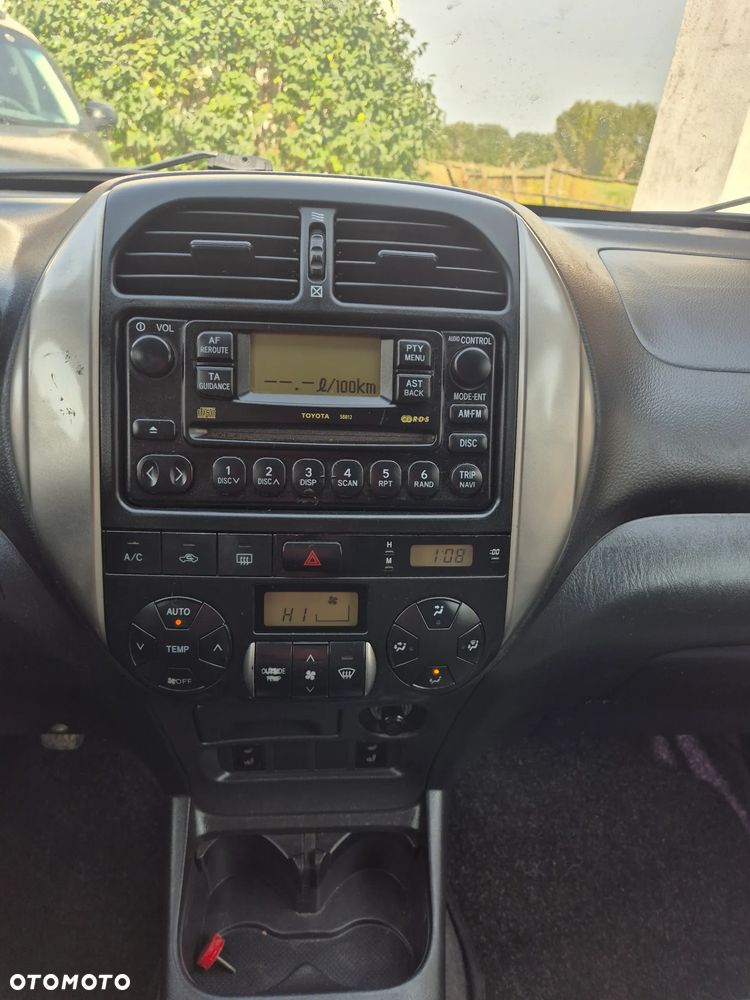 Toyota RAV4 - 16