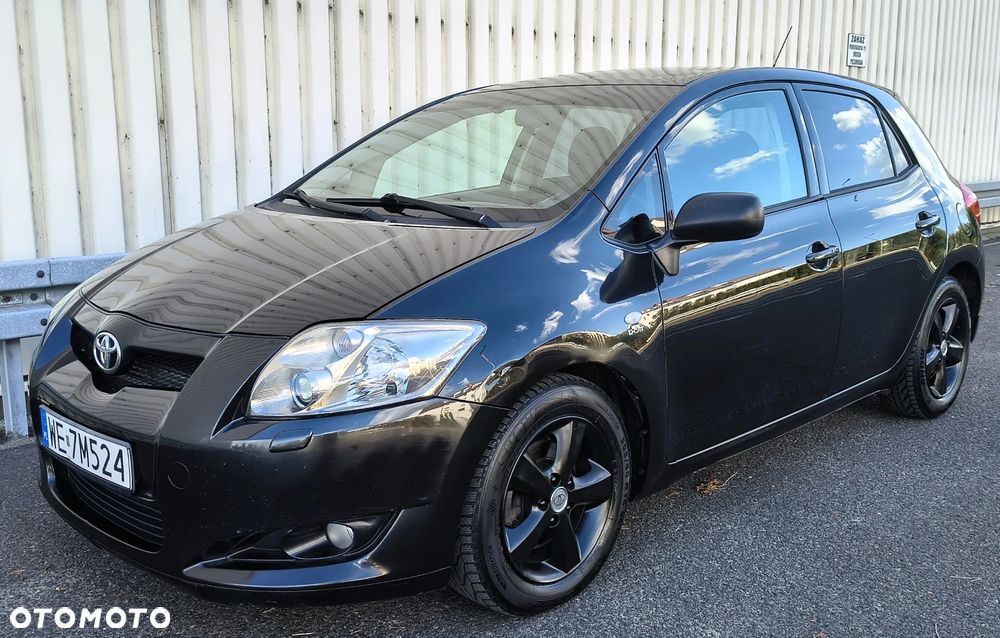Toyota Auris 2.2 D-4D D-CAT - 2