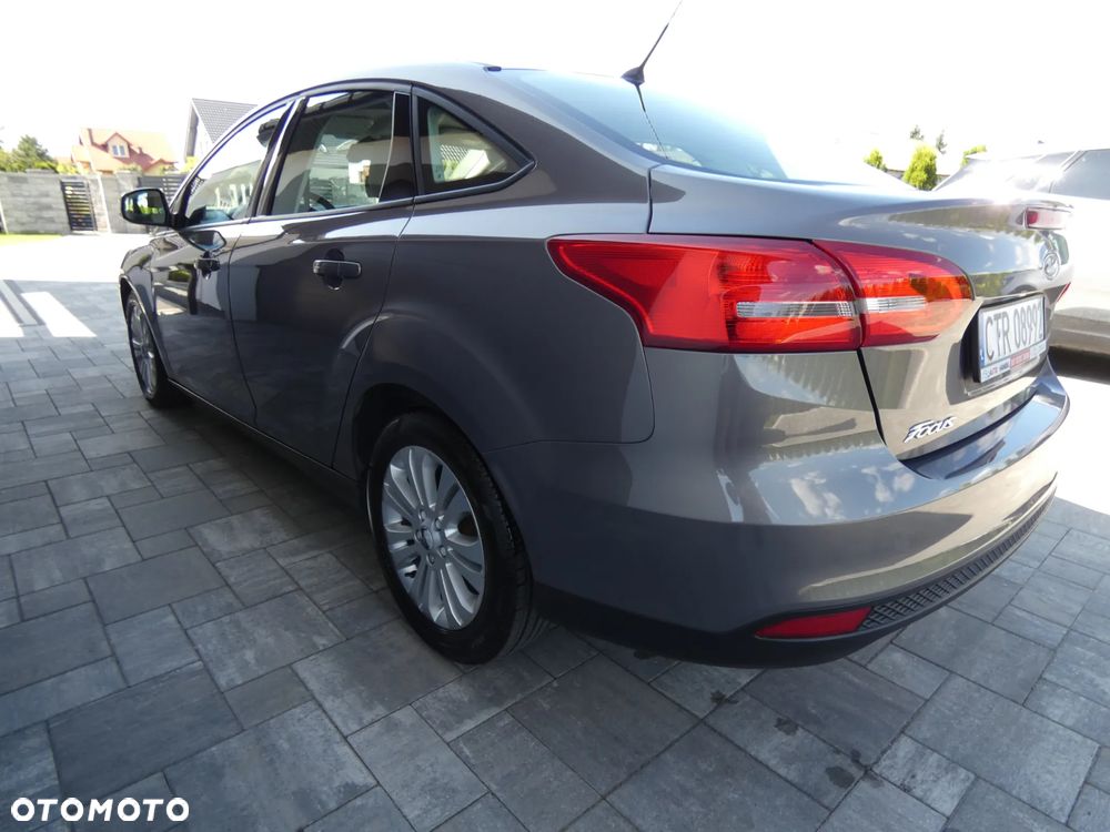 Ford Focus 1.6 Trend - 14