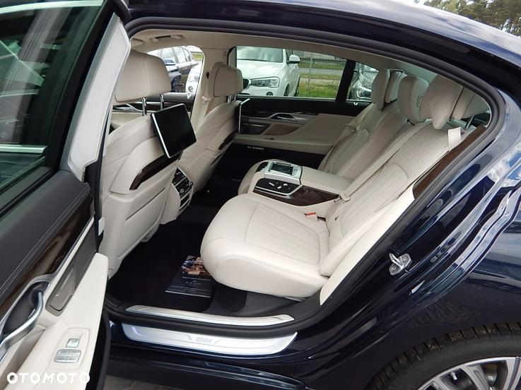BMW Seria 7 750Li xDrive - 6