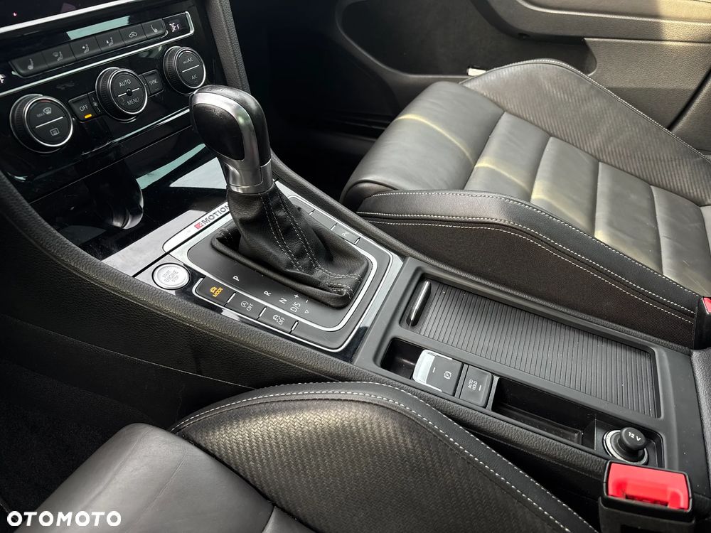 Volkswagen Golf - 14