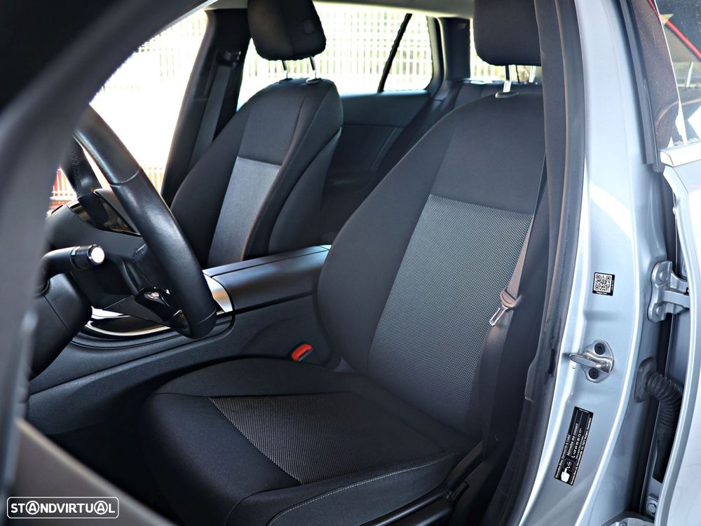 Mercedes-Benz C 200 d Avantgarde - 21