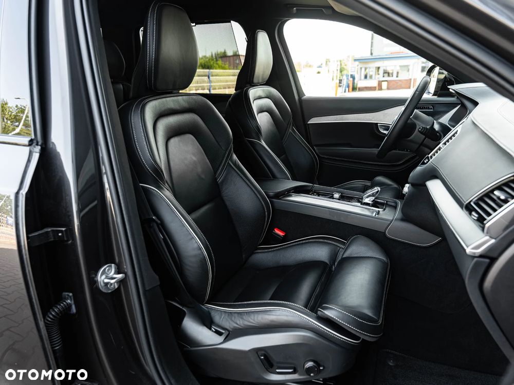 Volvo XC 90 B5 D AWD Ultimate Dark - 25