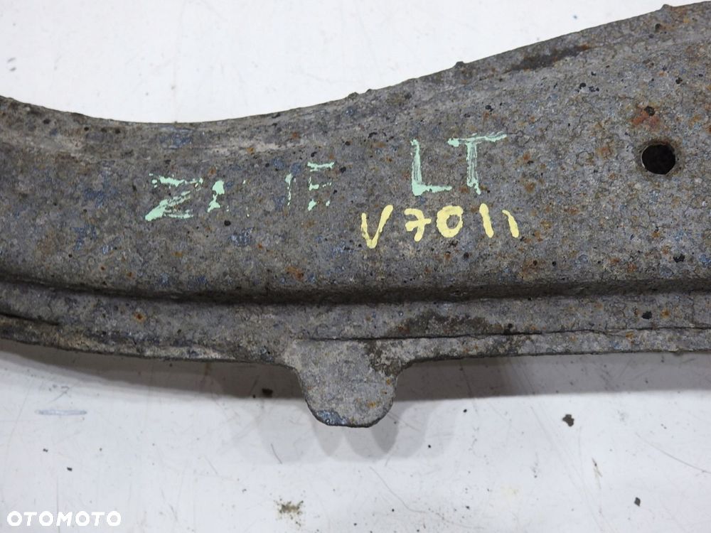 WAHACZ LEWY TYŁ VOLVO V70 II 2.4 T - 4