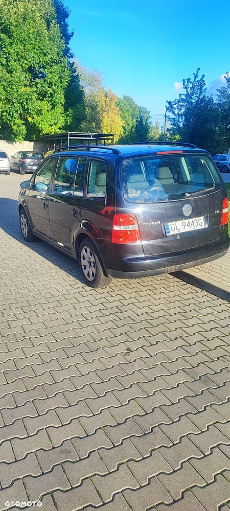 Volkswagen Touran - 4