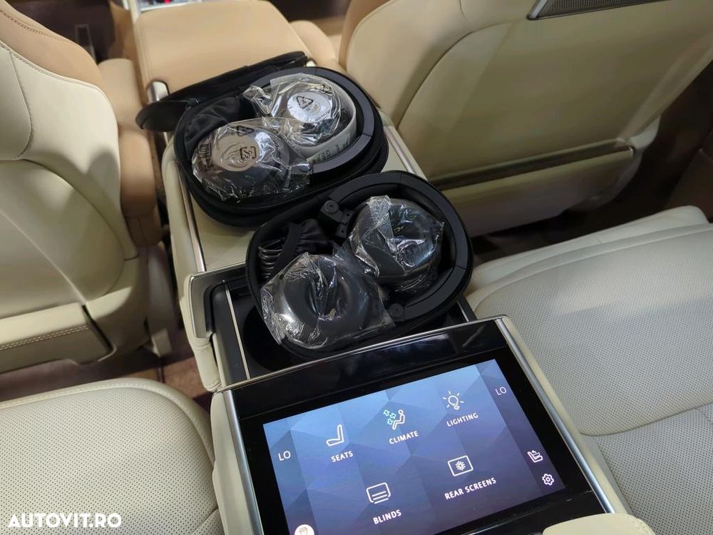 Land Rover Range Rover 4.4 V8 P530 LWB SV - 6