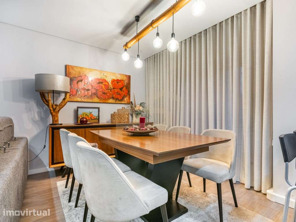 Apartamento T3 Totalmente Remodelado com Garagem - Excelente Locali... - Grande imagem: 2/18