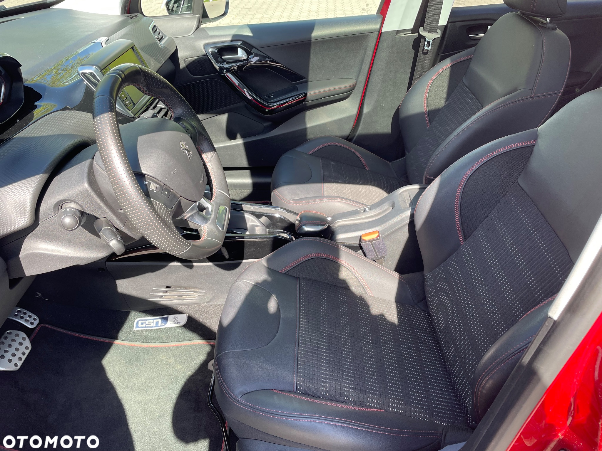 Peugeot 2008 PureTech 110 Stop&Start EAT6 GT-Line Edition - 17
