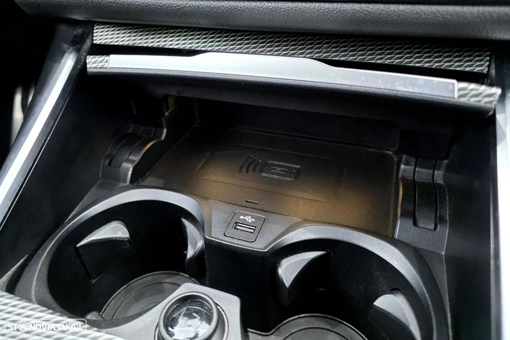 BMW 320 e Pack M Auto - 33