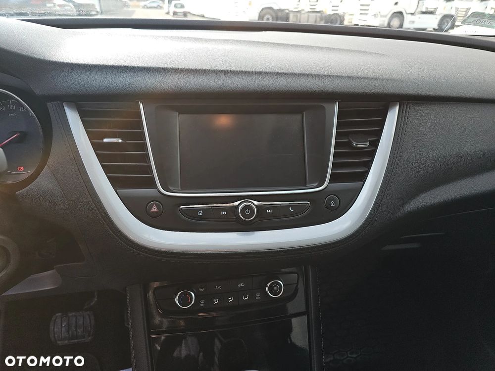 Opel Grandland X 1.2 T GPF Design Line S&S - 14