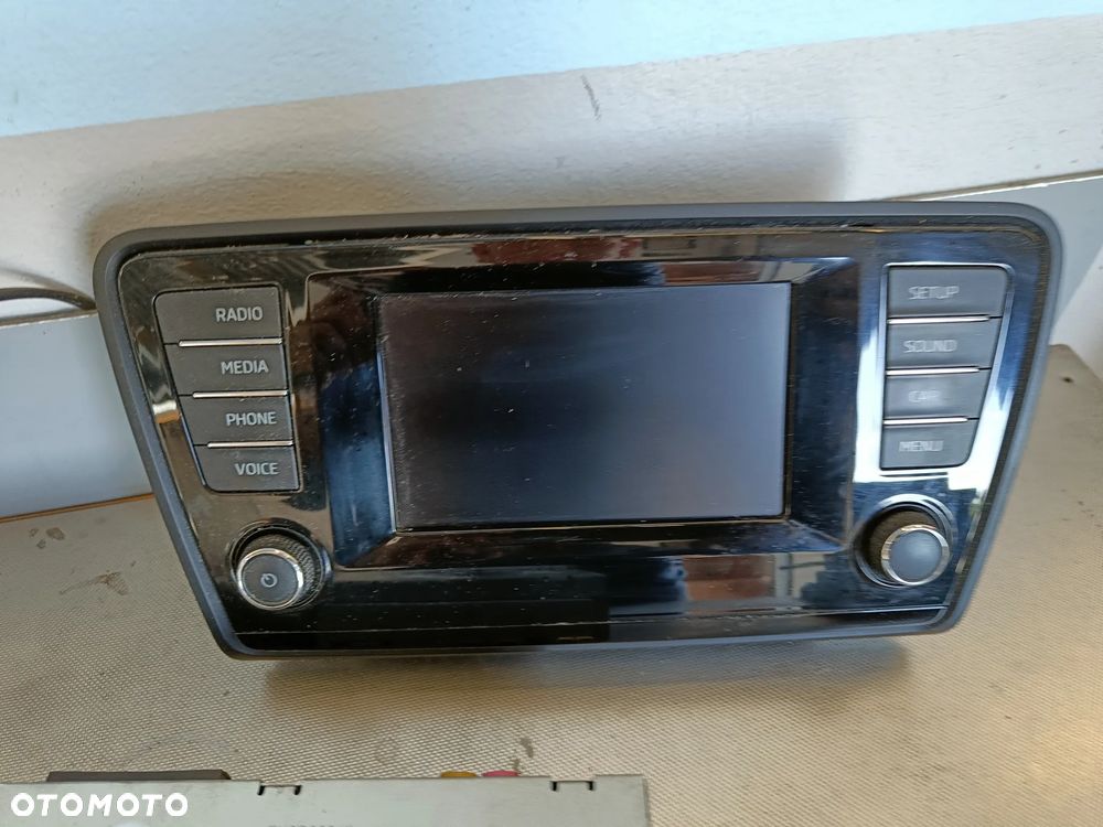 Radio Ekran Skoda Octavia 3 III Czytnik Multimediów Wyświetlacz 5E0919605B 5E0035842A - 2