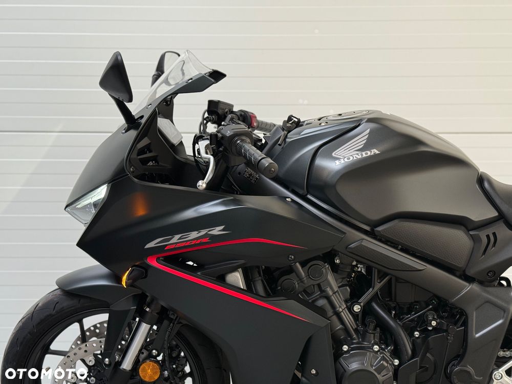 Honda CBR - 25