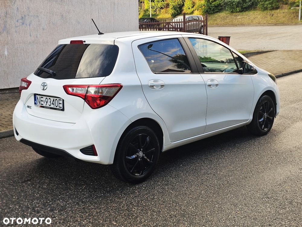 Toyota Yaris 1.5 Premium - 4