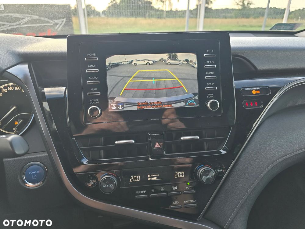Toyota Camry 2.5 Hybrid Executive CVT - 26