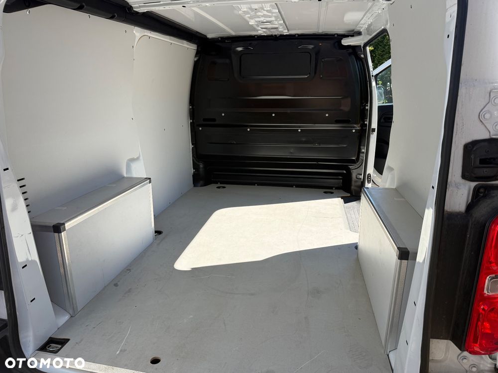 Opel Vivaro - 27