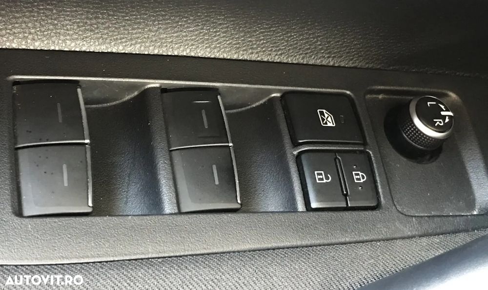 Toyota Corolla 1.8 Business Edition - 24