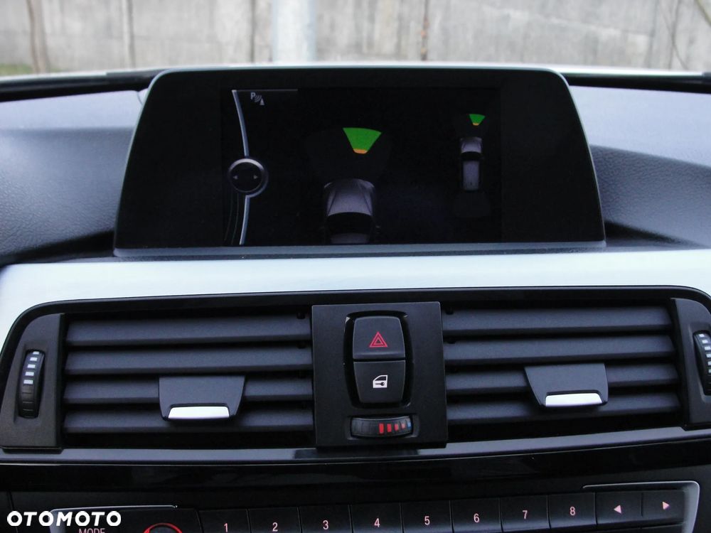 BMW Seria 3 318d Blue Performance Sport Line - 30